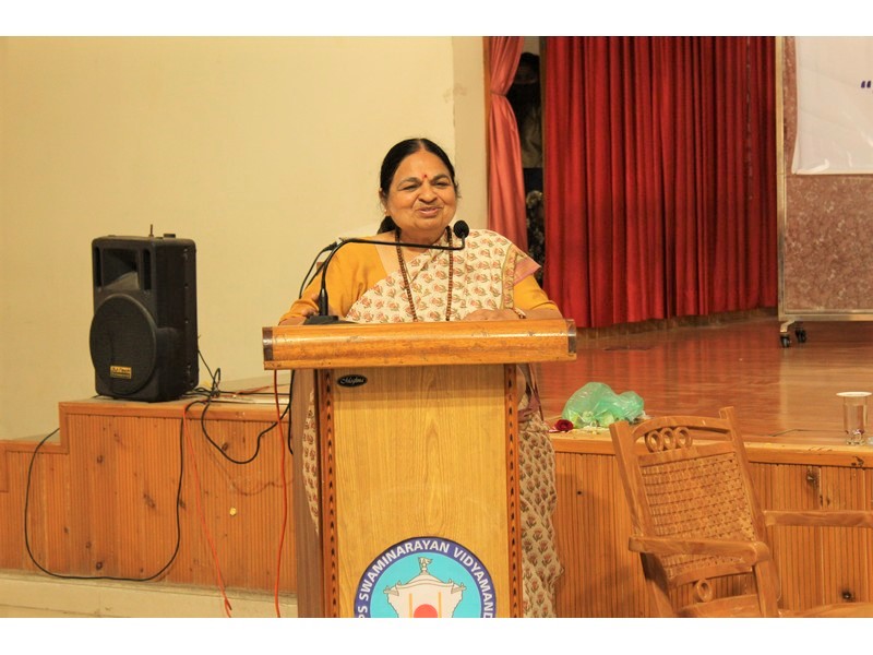 Dr. Neeta Shah addressing the assembly