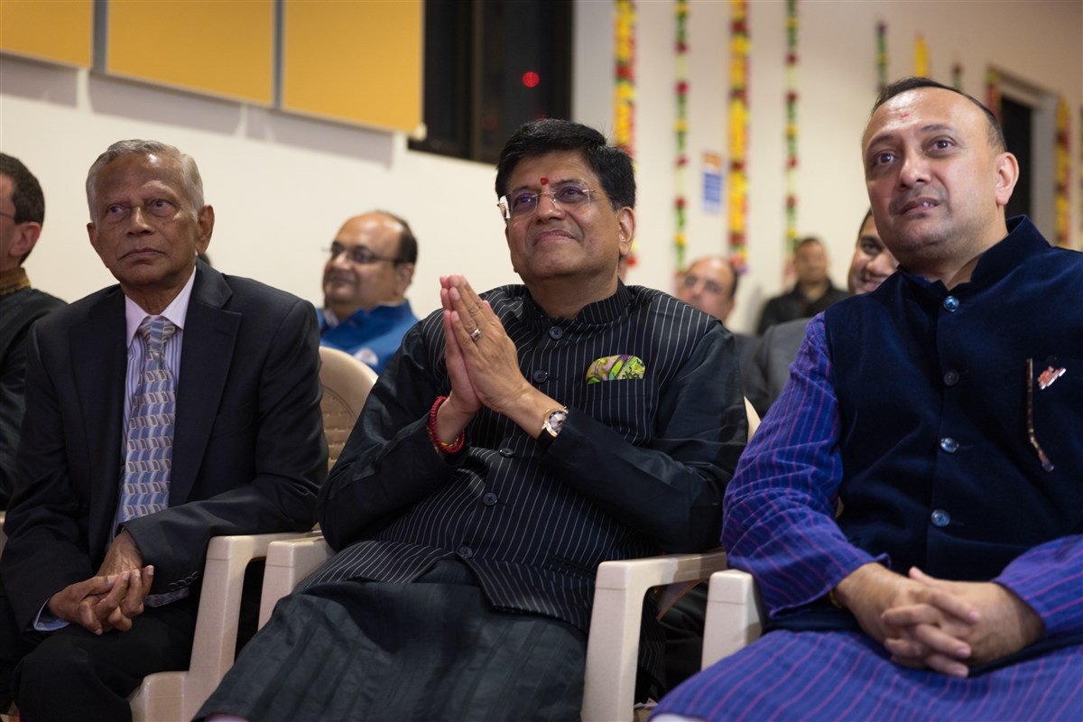 Australian and Indian Trade Delegation Visit BAPS Swaminarayan Mandir, Sydney