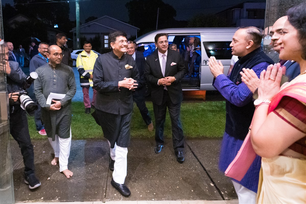 Australian and Indian Trade Delegation Visit BAPS Swaminarayan Mandir, Sydney