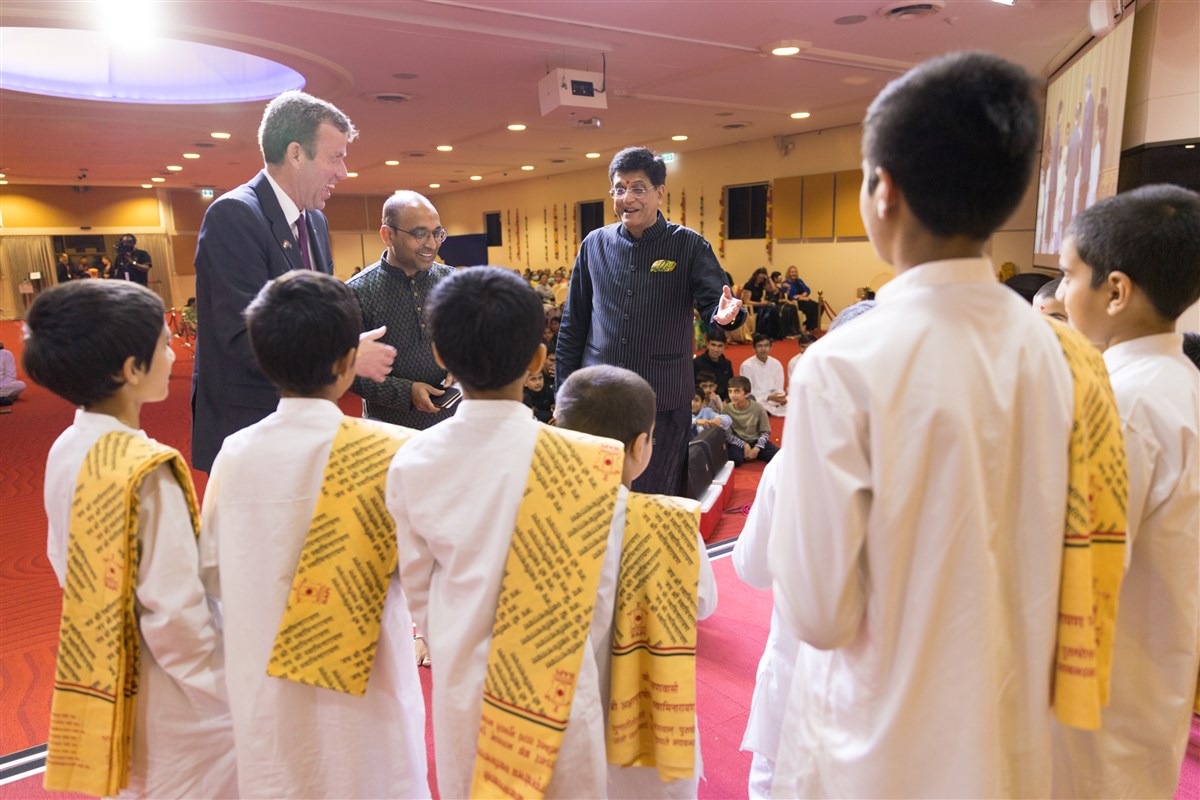 Australian and Indian Trade Delegation Visit BAPS Swaminarayan Mandir, Sydney