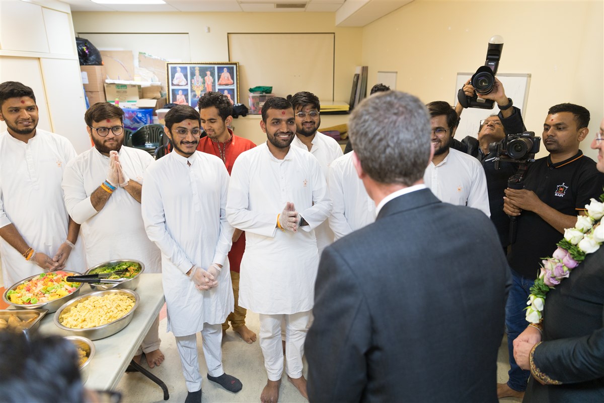 Australian and Indian Trade Delegation Visit BAPS Swaminarayan Mandir, Sydney