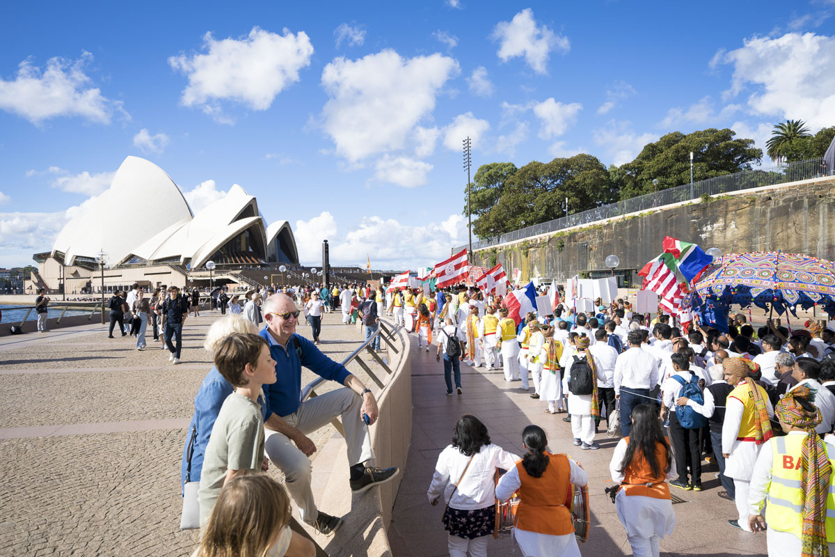 The procession arrives at the Sydney Opera House