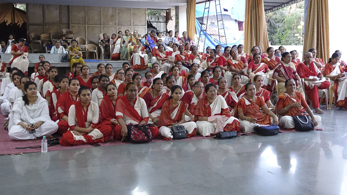 Parivarik Shanti Abhiyan: Shatabdi Volunteers Felicitation Assembly, Navsari