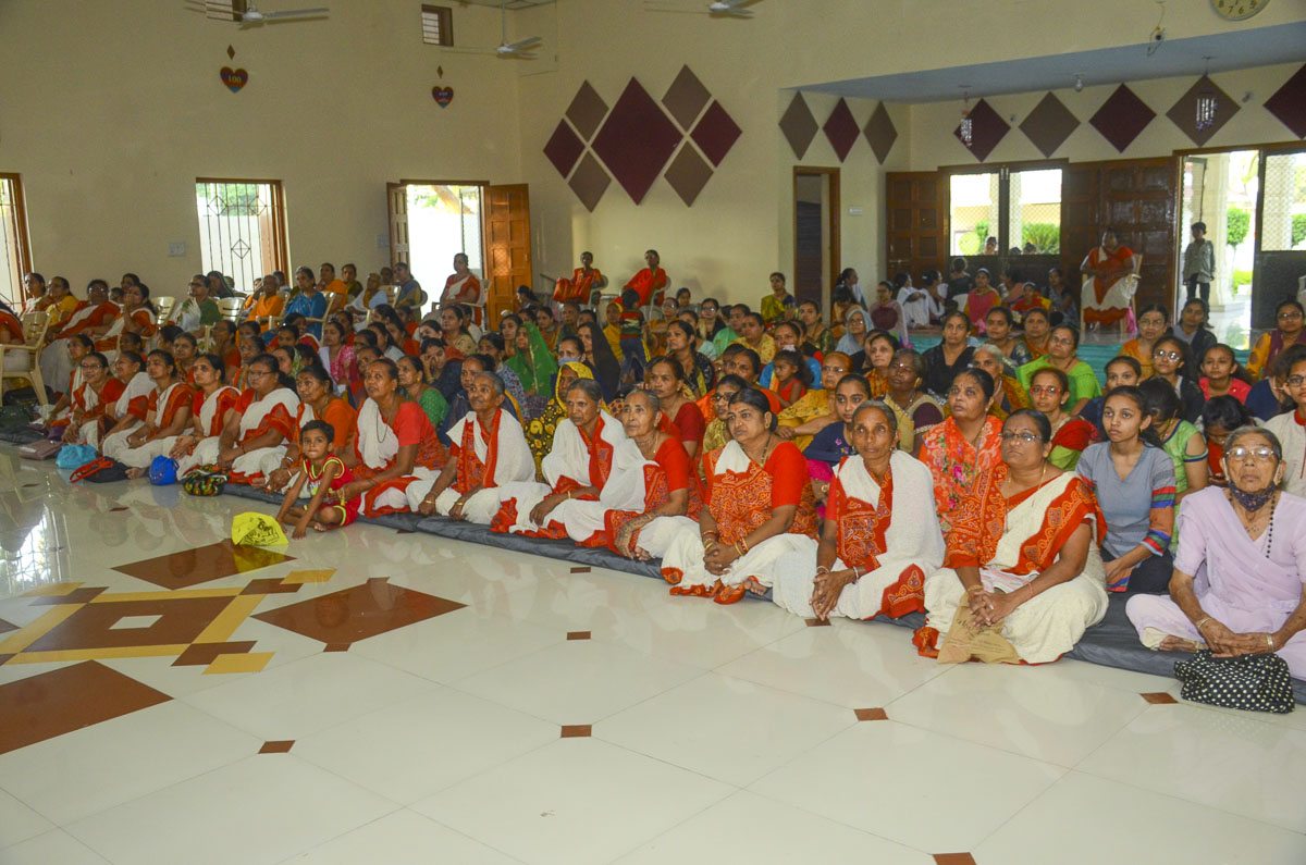Parivarik Shanti Abhiyan: Shatabdi Volunteers Felicitation Assembly, Veraval