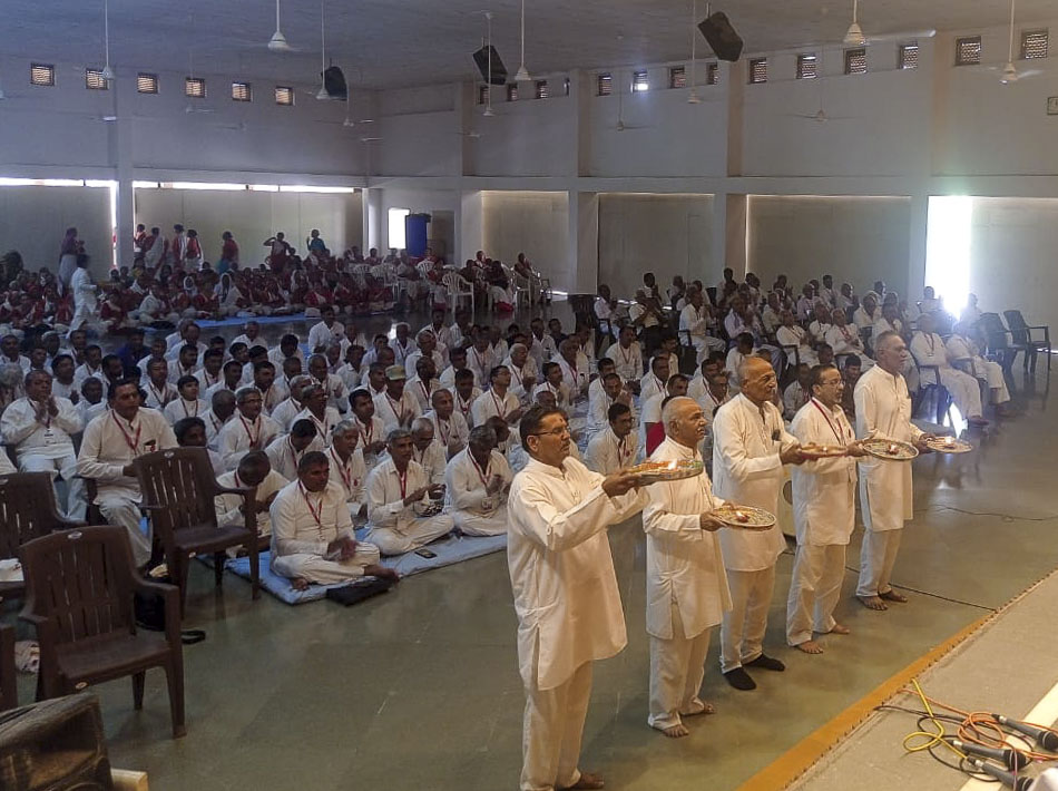 Parivarik Shanti Abhiyan: Shatabdi Volunteers Felicitation Assembly, Gadhada