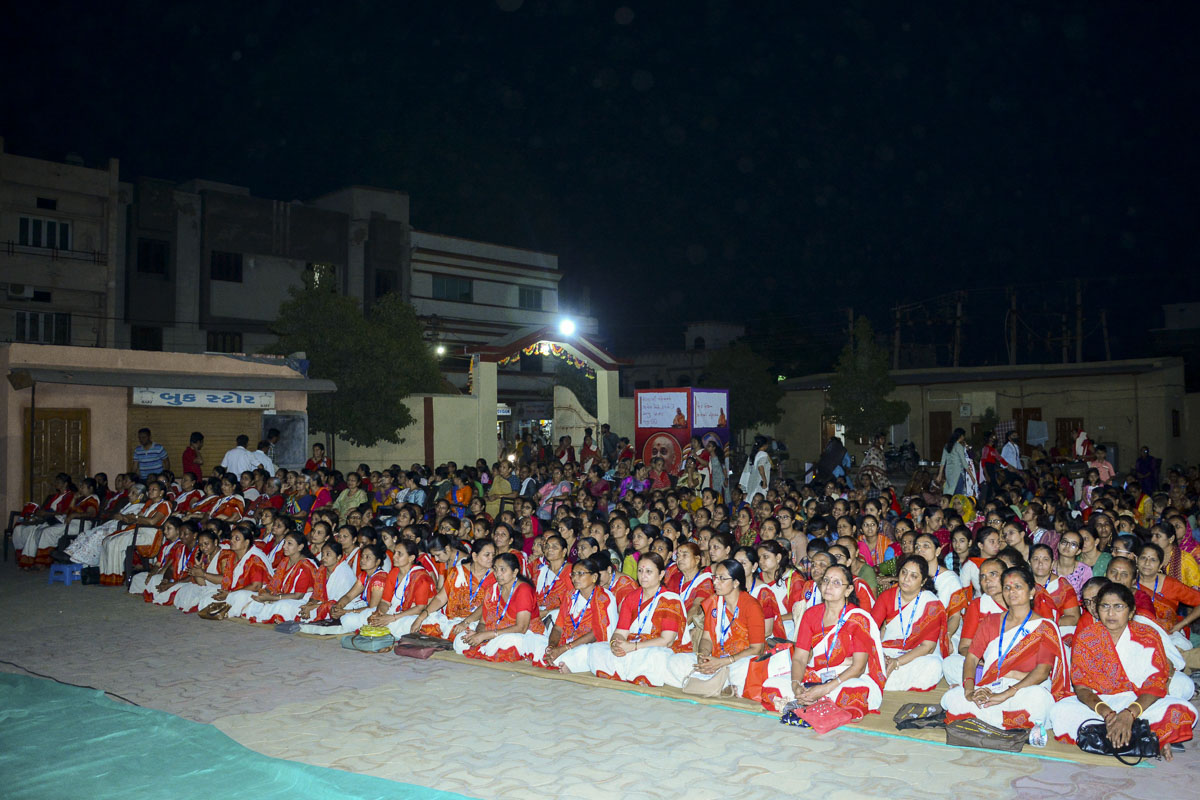 Parivarik Shanti Abhiyan: Shatabdi Volunteers Felicitation Assembly, Gandhidham