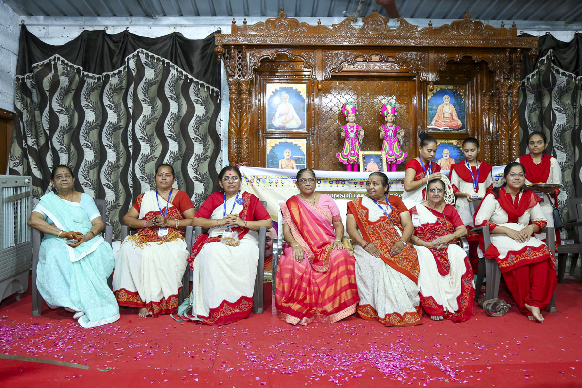 Parivarik Shanti Abhiyan: Shatabdi Volunteers Felicitation Assembly, Porbandar