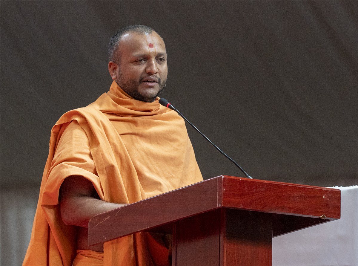 Devotees listening to discourses delivered by Swami Bahushrutdas