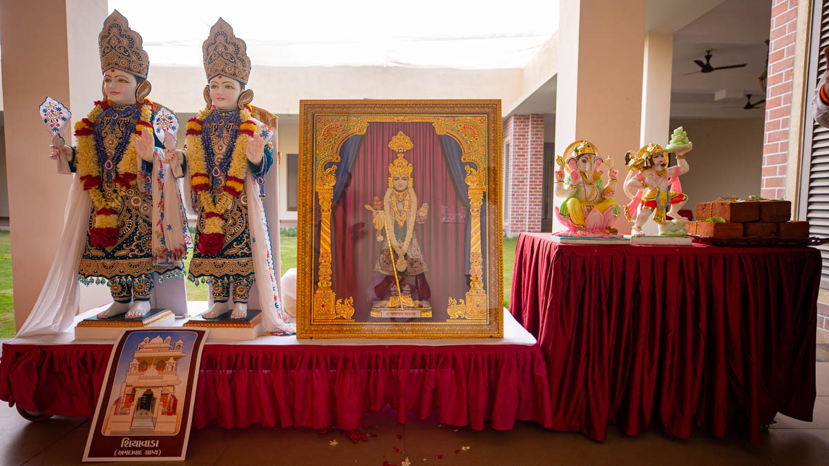 Murtis to be consecrated at BAPS Shri Swaminarayan Mandir, Shiyavada (Ahmedabad), India