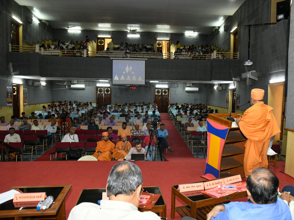 Seminar on ‘Krushi Maharshi: Pramukh Swami Maharaj’, Anand