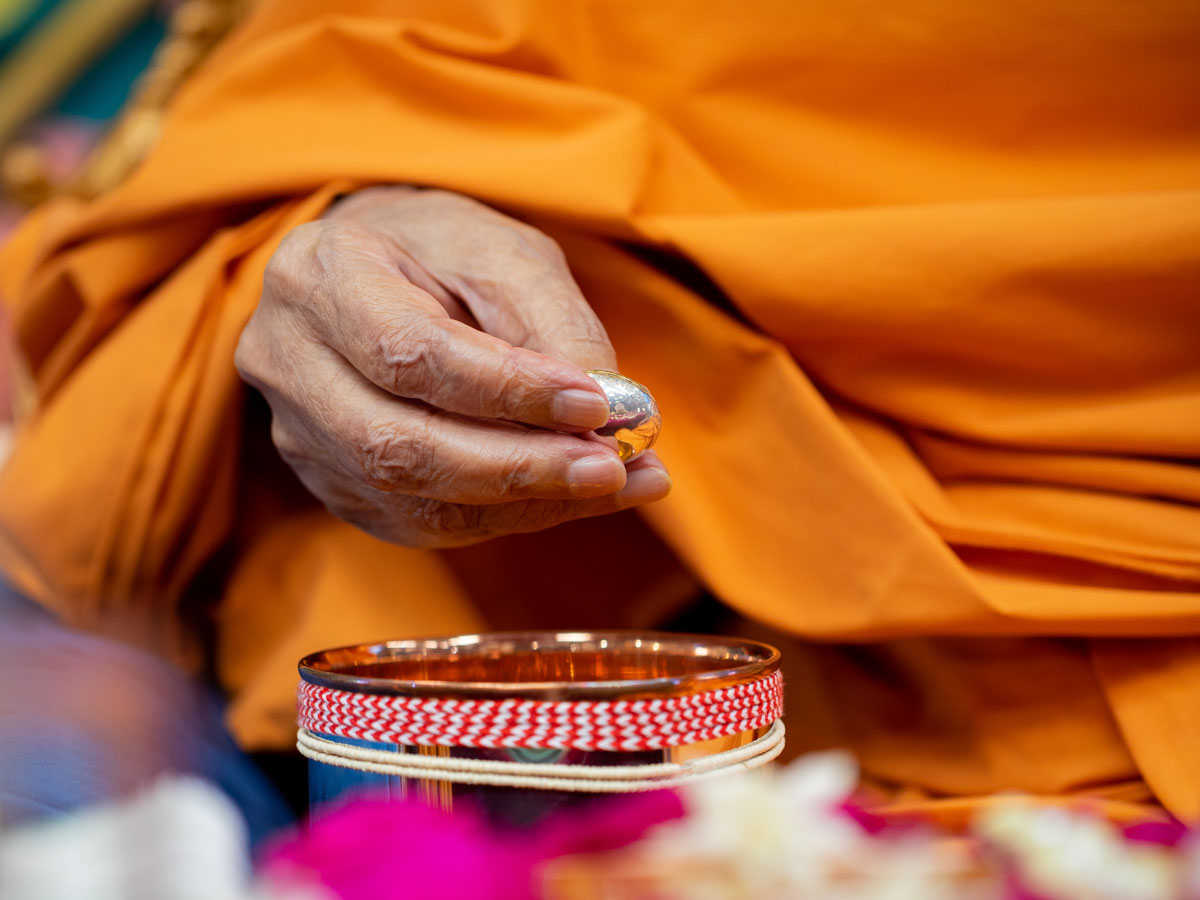 Hindi Name Bracelet - Eina Ahluwalia