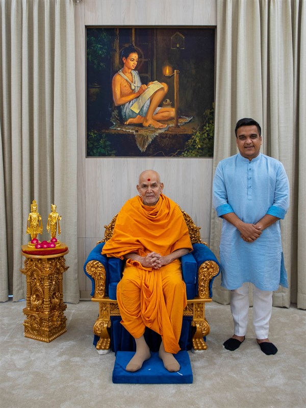 Shri Harsh Sanghavi with Swamishri