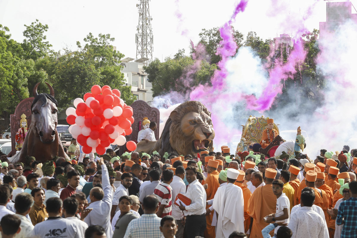 Nagar Yatra - a procession of the murtis through the streets of Mahuva