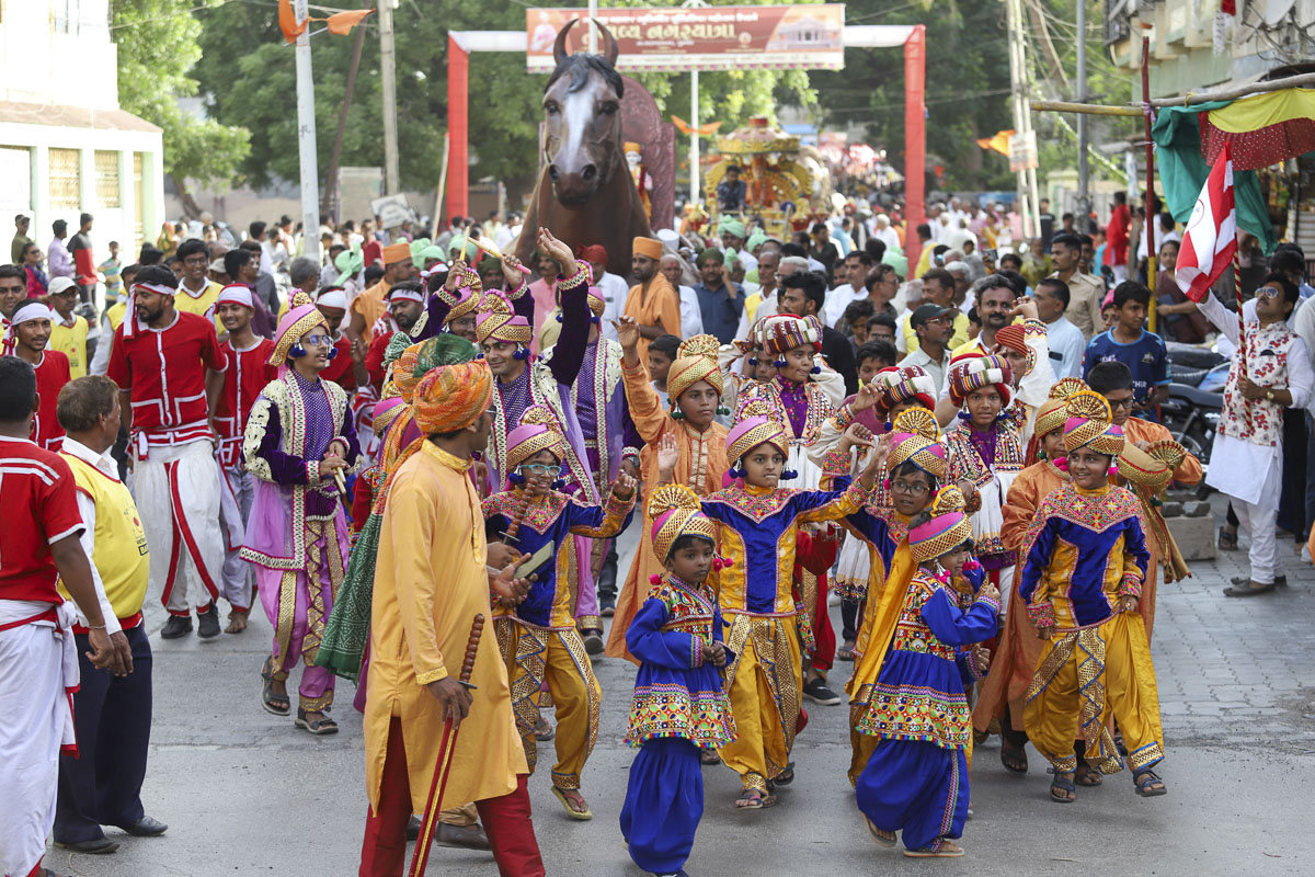 Nagar Yatra - a procession of the murtis through the streets of Mahuva