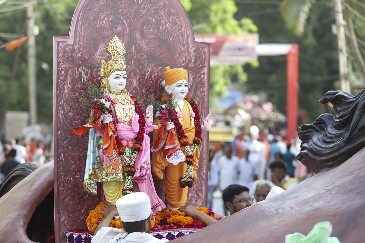 Nagar Yatra - a procession of the murtis through the streets of Mahuva