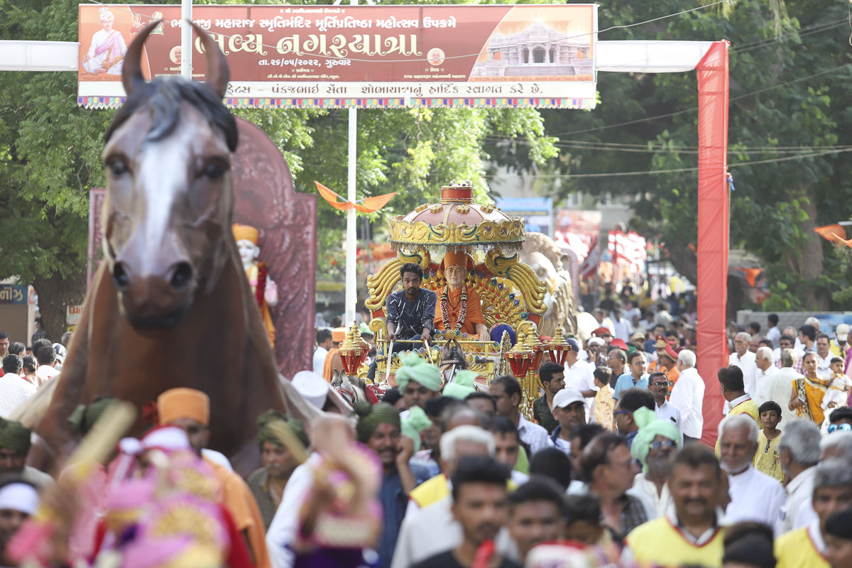 Nagar Yatra - a procession of the murtis through the streets of Mahuva