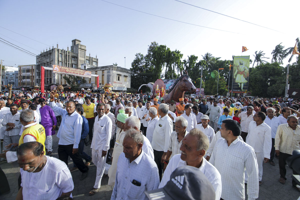 Nagar Yatra - a procession of the murtis through the streets of Mahuva