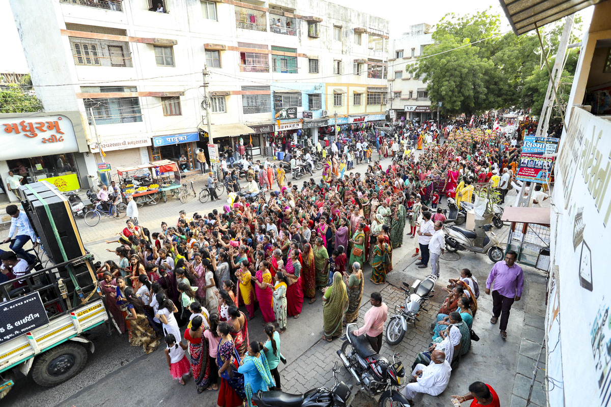 Nagar Yatra - a procession of the murtis through the streets of Mahuva