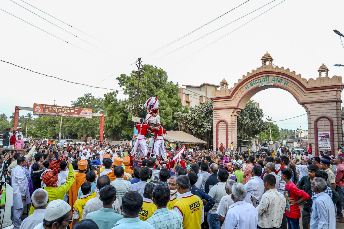 Nagar Yatra - a procession of the murtis through the streets of Mahuva