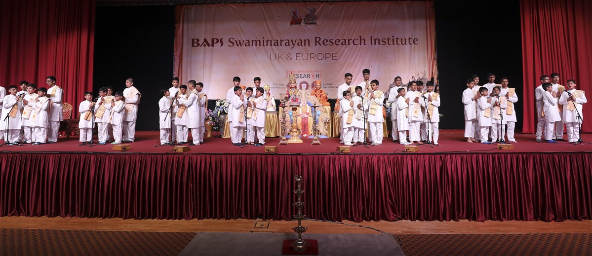 A choir of children sang the Shanti Path, a Vedic peace prayer, and other verses of benediction in Sanskrit