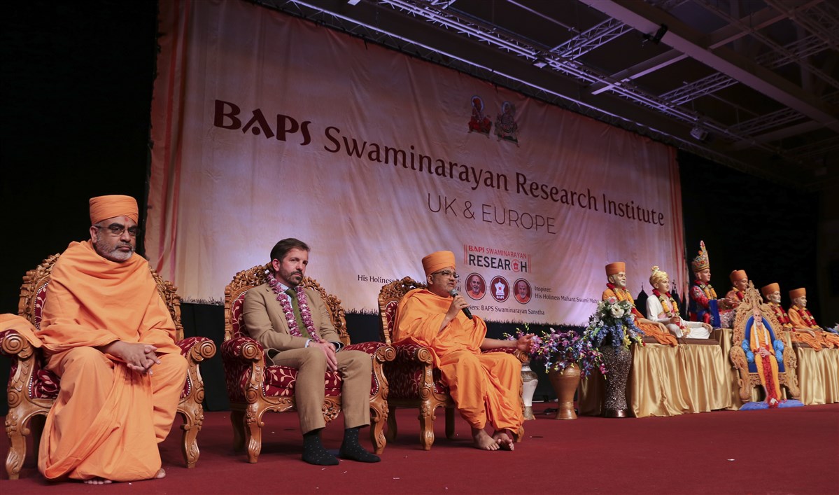 Bhadreshdas Swami further shared the importance of the newly inaugurated ‘BAPS Swaminarayan Research Institute’