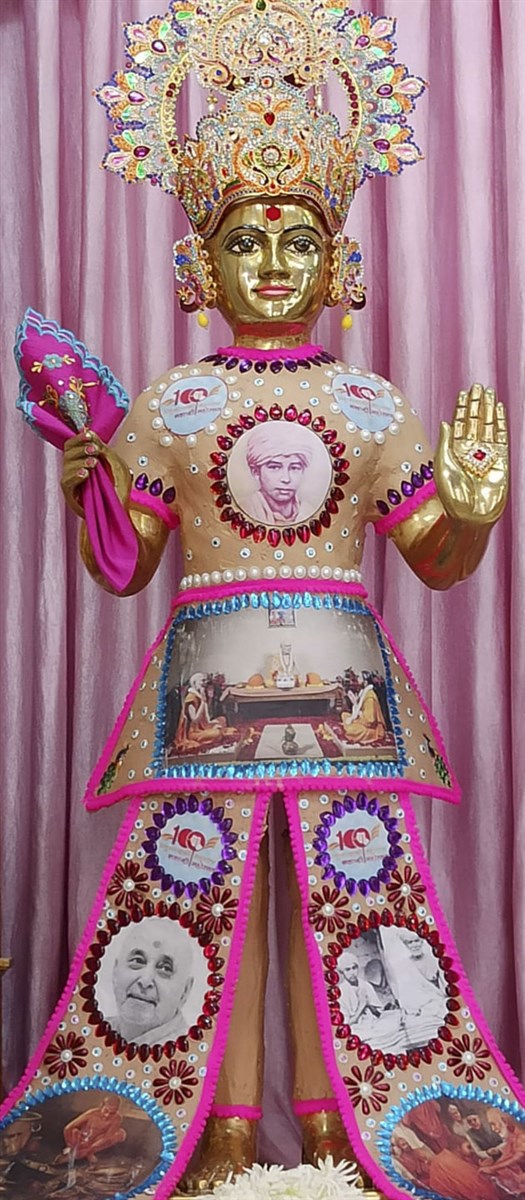 Chandan Adornments of Murtis 2022, Mahesana