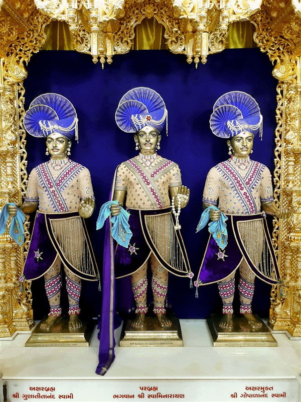 Chandan Adornments of Murtis 2022, Gadhada