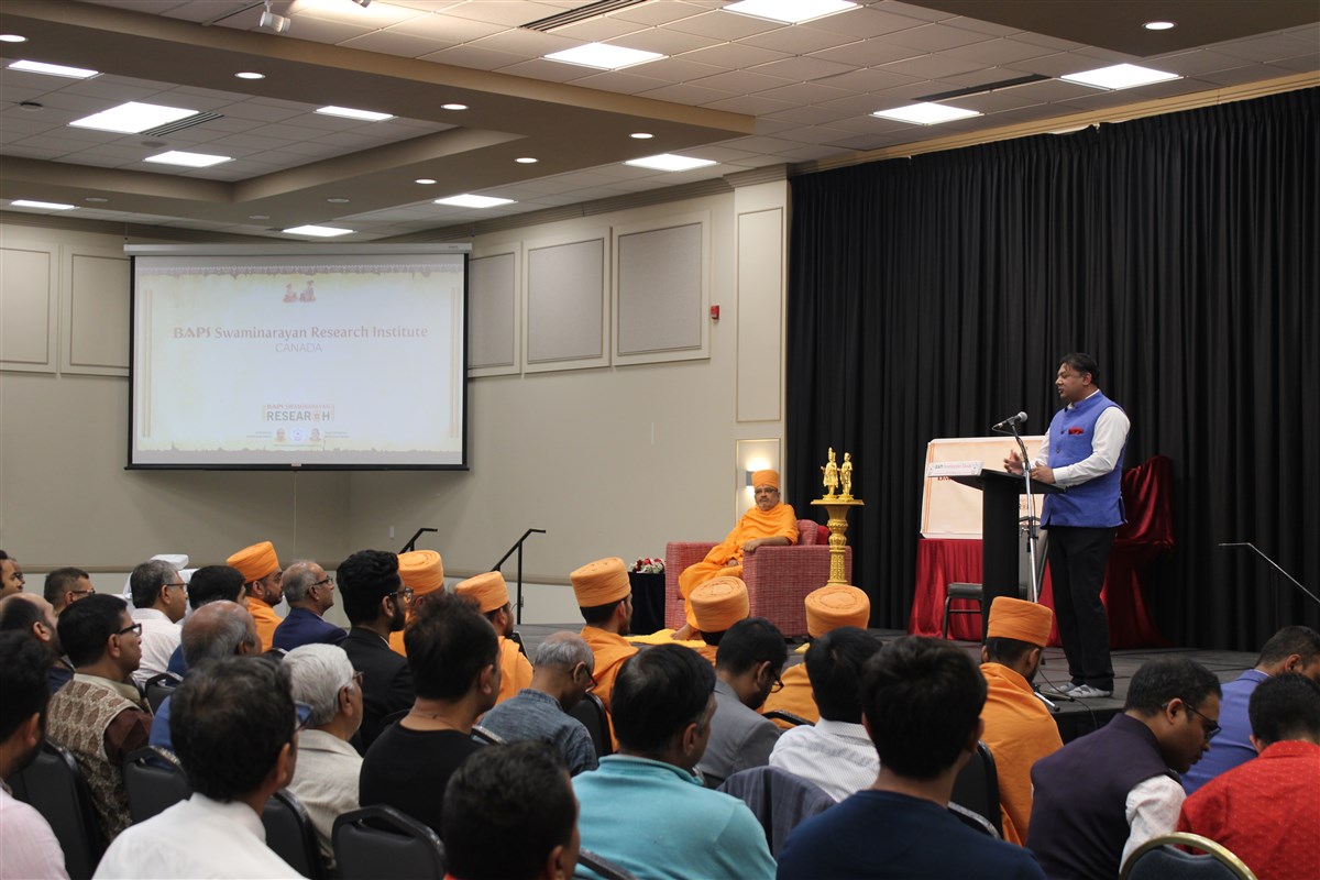 His Excellency Anshuman Gaur,  Deputy High Commissioner of India to Canada addresses the assembly