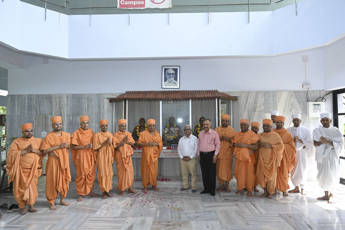 Seminar on ‘Pramukh Swami Maharaj’s Contributions in the Field of Healthcare’, Karamsad
