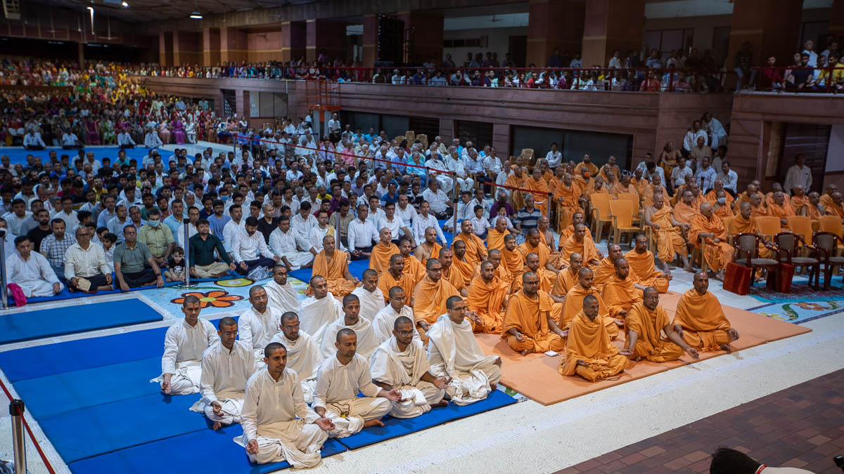 Sadhus, parshads, sadhaks and devotees perform pranayama