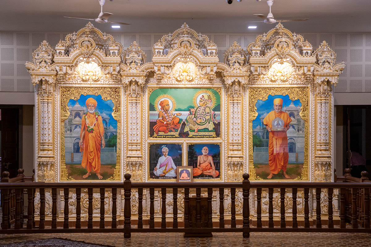 Murtis in the new assembly hall at Ambli Vali Pol