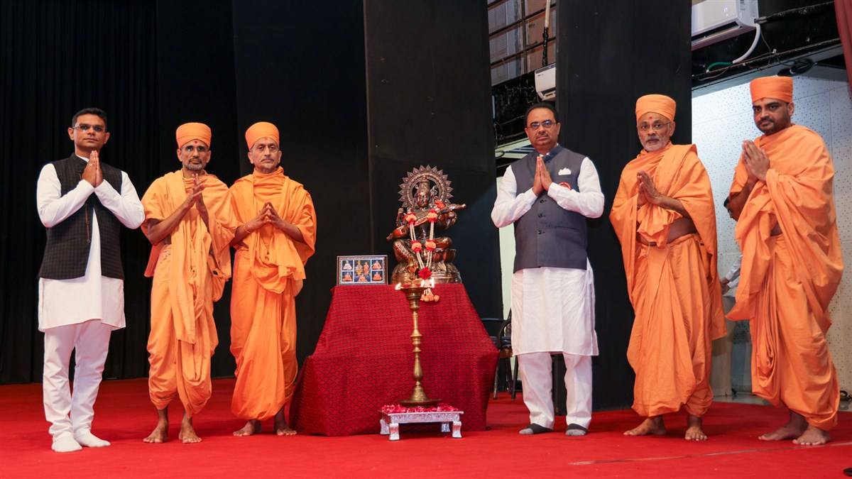 Seminar on ‘Pramukh Swami Maharaj’s Contributions in the Field of Tribal Upliftment’, Surat