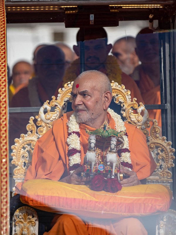 Swamishri during the Rathyatra procession