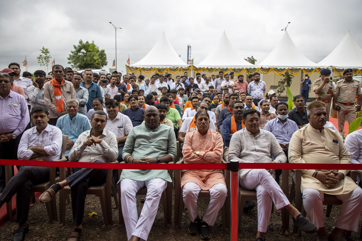 Well-wishers during the assembly