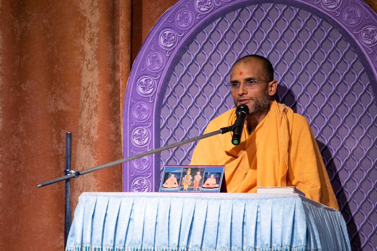 Anirdesh Swami addresses the assembly
