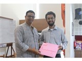 Dr. Milan Pandya being welcomed by Dr. Mithun Khandwala (Academic Director- SVMR)