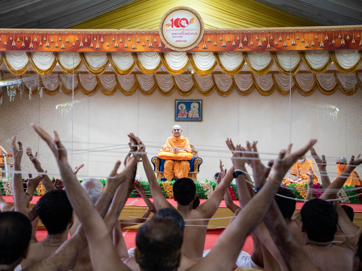 Swamishri during the ceremony
