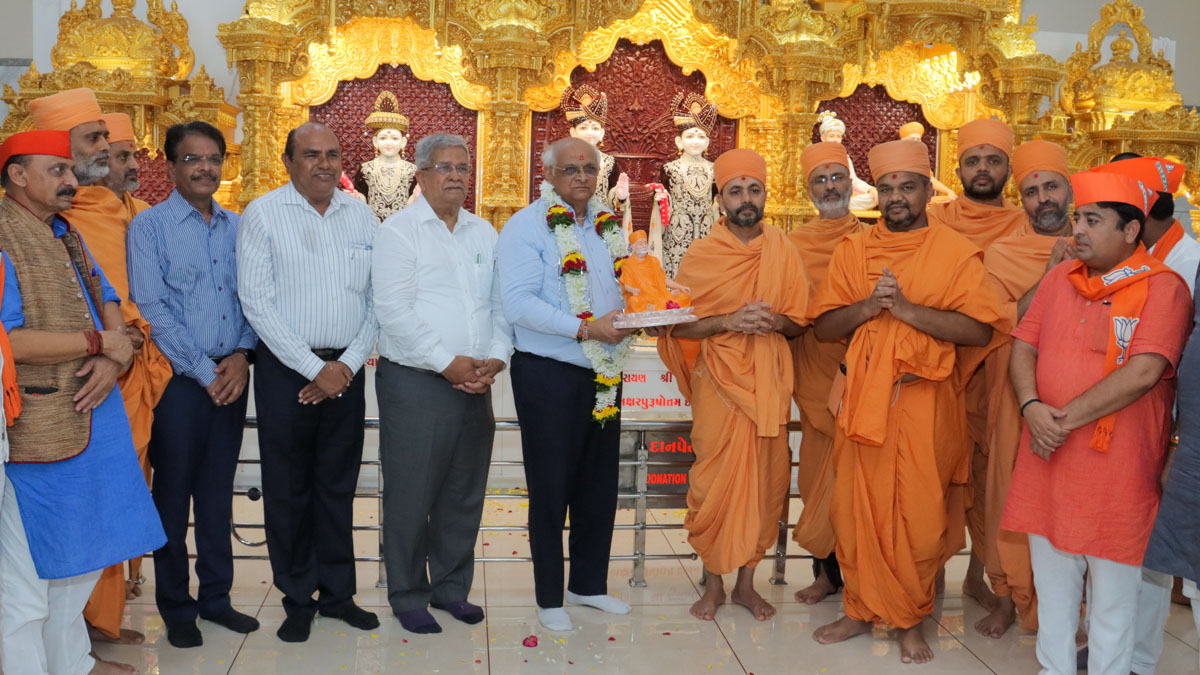 Gujarat Chief Minister Visits BAPS Mandir