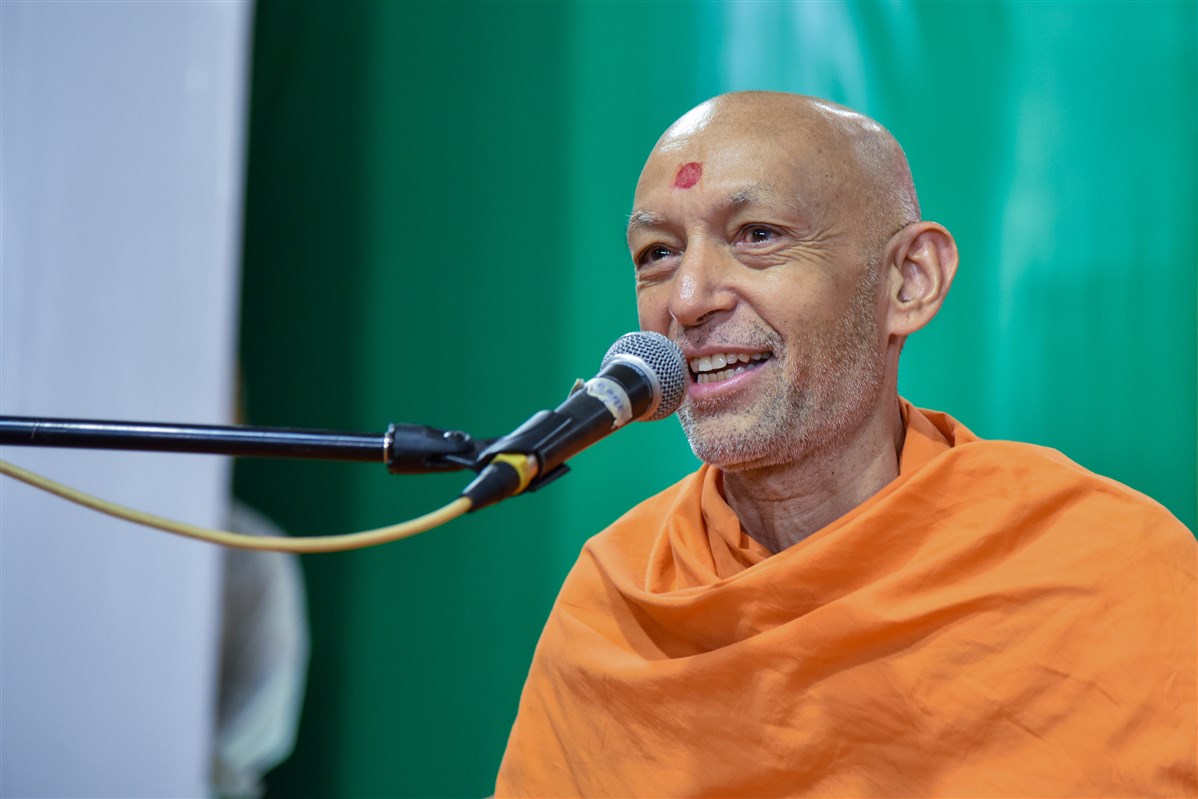 Sarvamangal Swami addresses the assembly