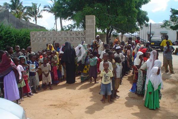 BAPS Youths Visit Kunduchi Orphanage and Yatima Orphanage Center 2006