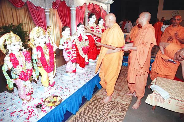 Mandir Murti-Pratishtha at Nashville, TN, USA,2006