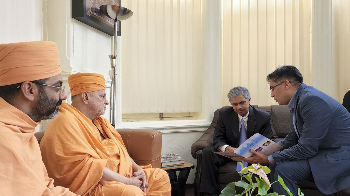 Shri P. Kumaran informed about the BAPS Sanstha's activities