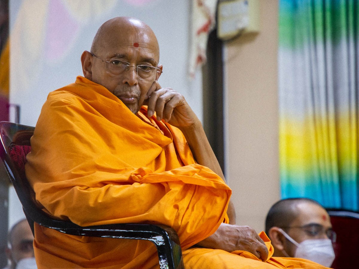 Pujya Tyagvallabh Swami during the assembly