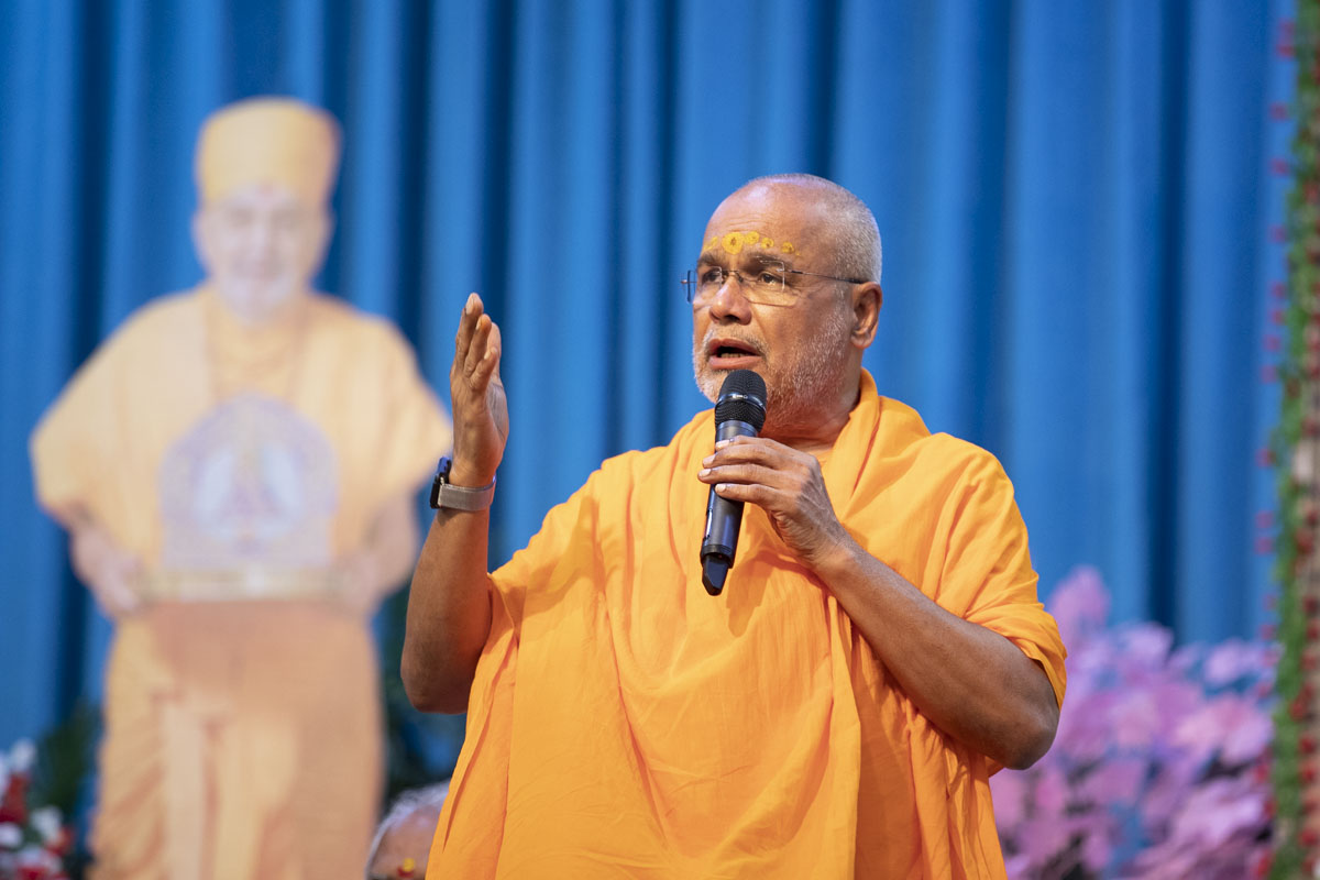 Pujya Swami Parmatmanand Saraswatiji, Hindu Dharmacharya Sabha: Akhil Bhartiya Sanyojak, Ahmedabad