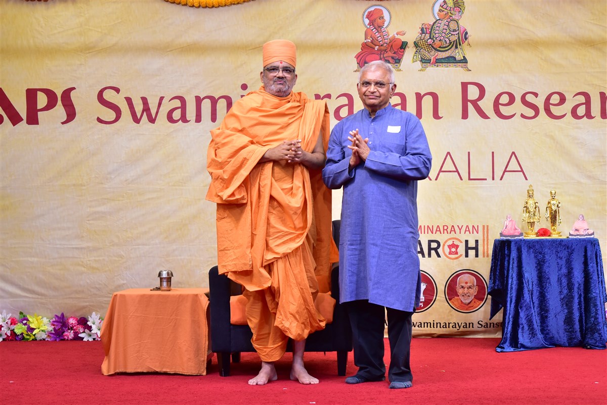 Dr Anil Dalsaniya, Hindu Swayam Sevak Sangh