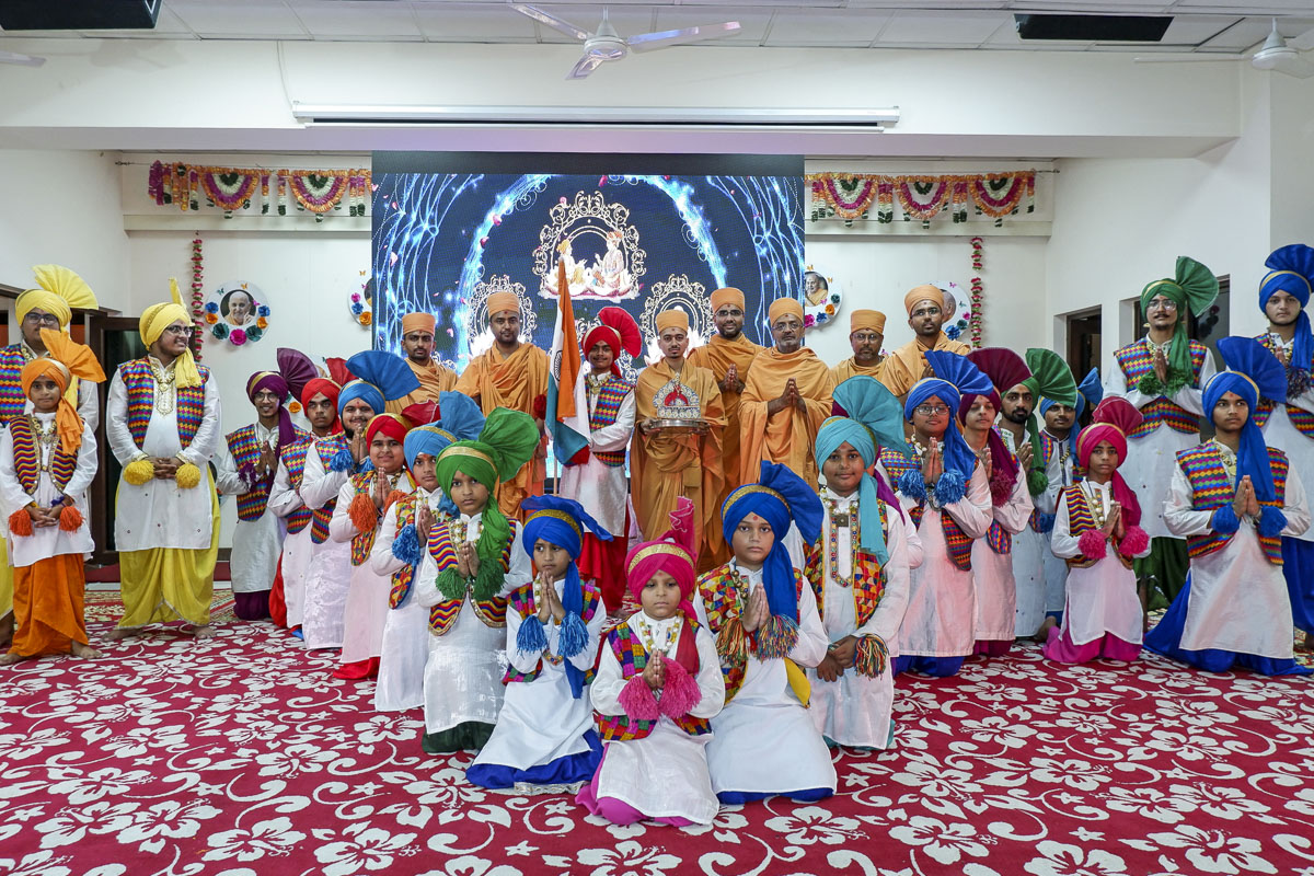 Children and youths perform cultural programs