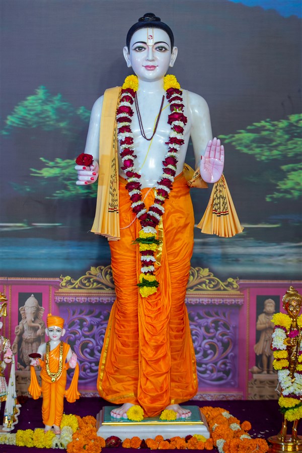 Murtis to be worshipped during the Yagna for World Peace, Shri Ghanshyam Maharaj