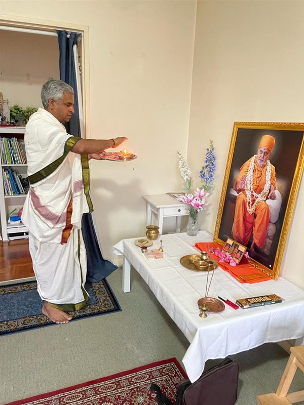 Pramukh Swami Maharaj's Murti Distribution