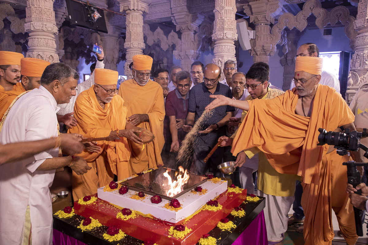 Vastu - Mandir Pravesh rituals, BAPS Shri Swaminarayan Mandir, Nashik