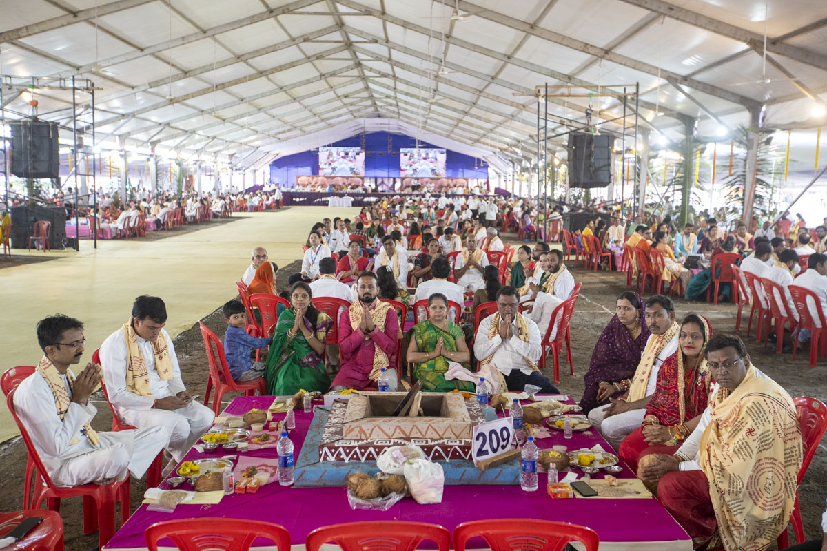 Shri Swaminarayan Vishwashanti Mahayaag, Day 1